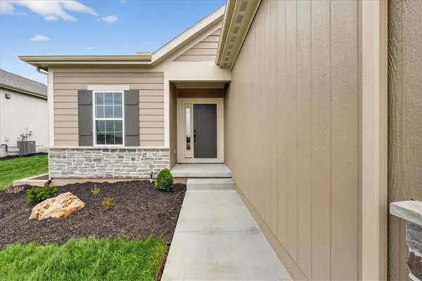 $523,796 | 25050 West 94th Terrace, Lenexa, KS 66227