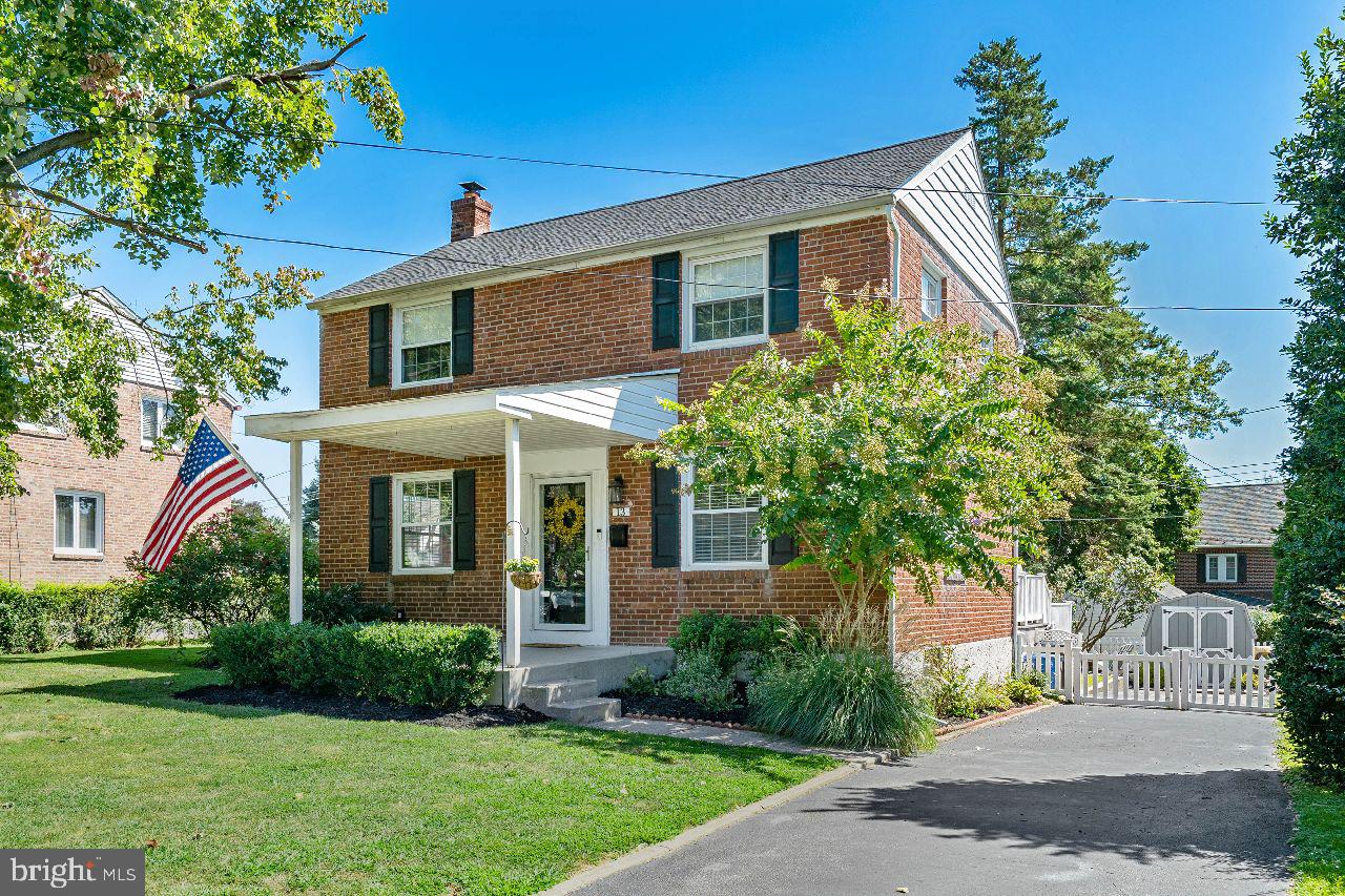 13 Raymond Road Broomall, PA 19008 - Photo 2 of 31 A Classic Well Maintained Brick Colonial Home