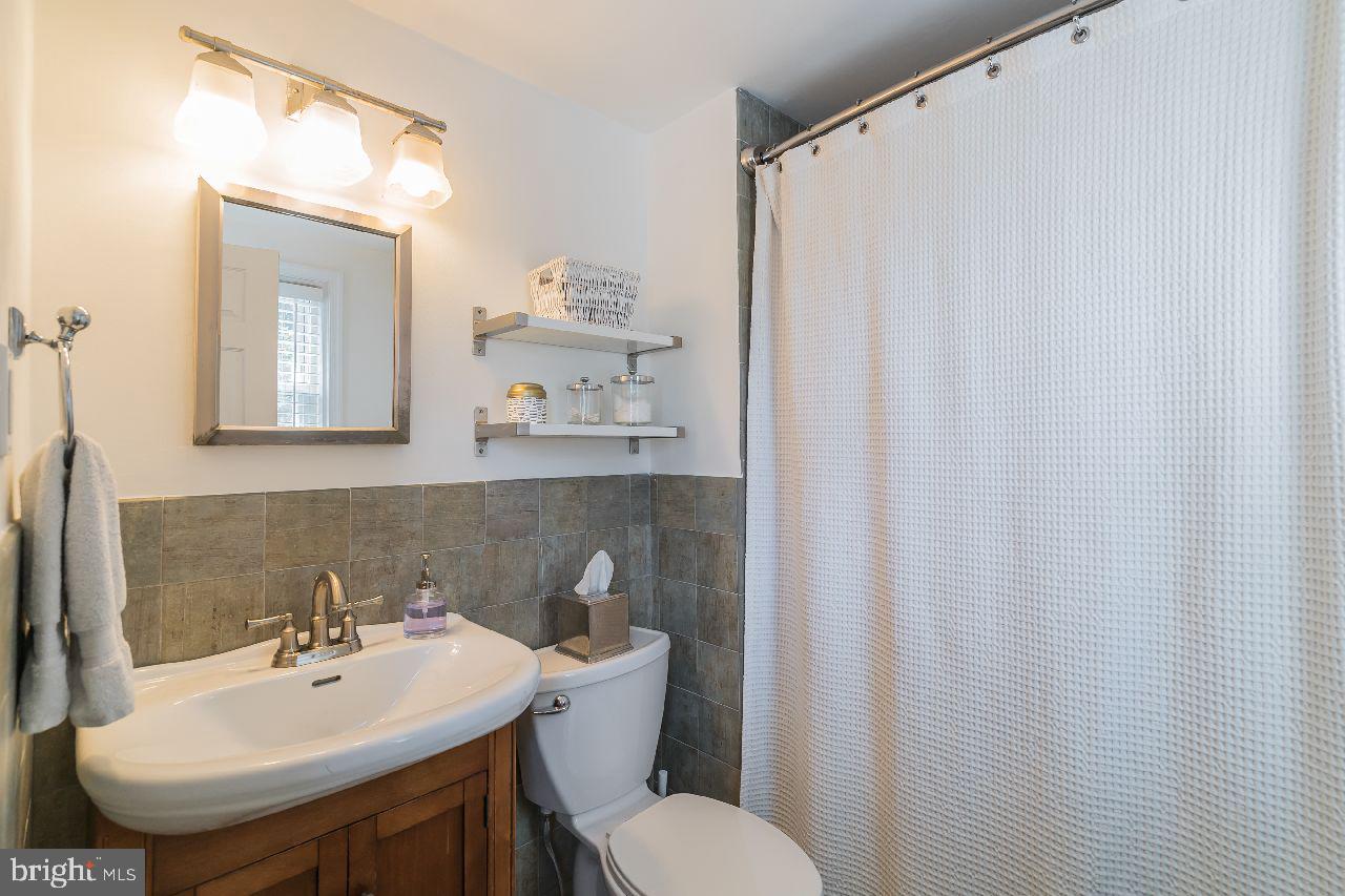 13 Raymond Road Broomall, PA 19008 - Photo 19 of 31 Updated Hallway Bathroom