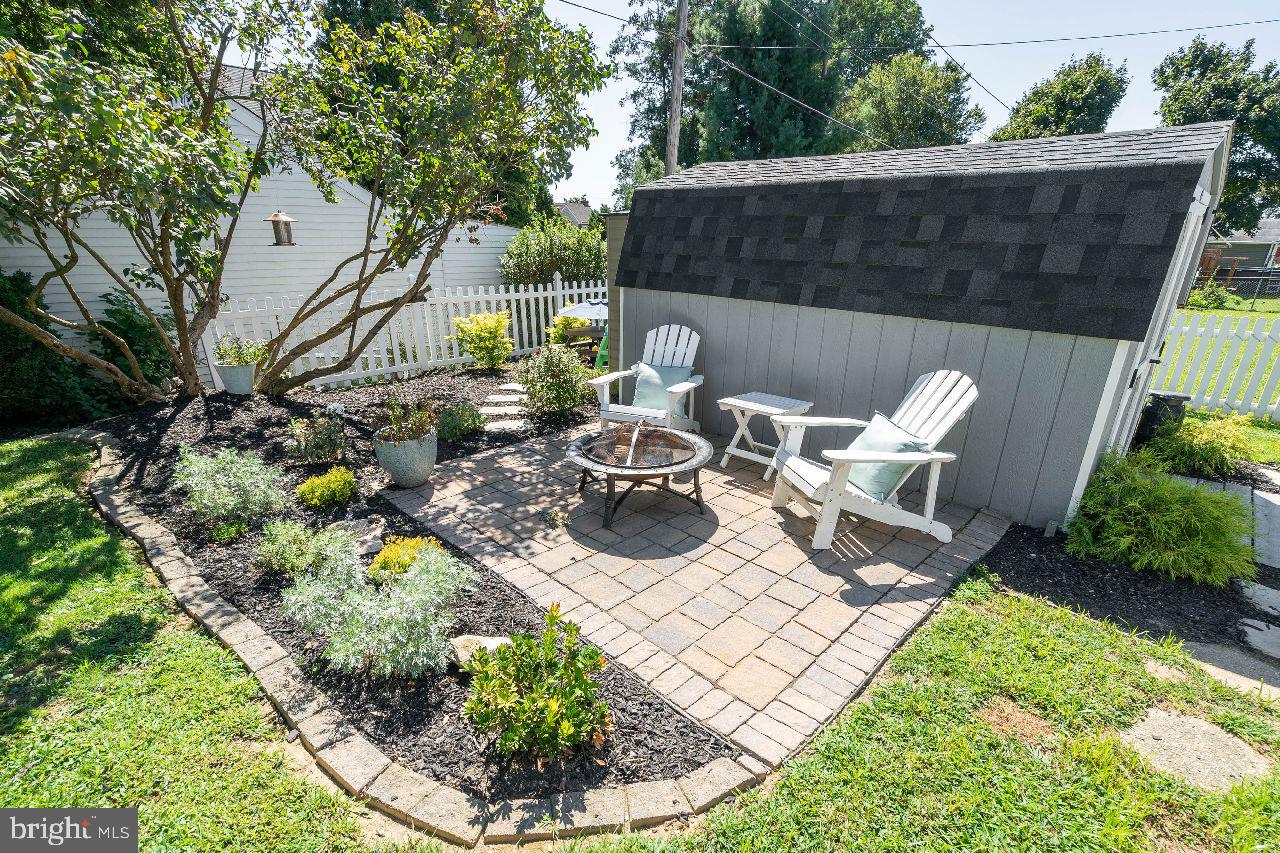 13 Raymond Road Broomall, PA 19008 - Photo 27 of 31 Cool Patio Seating Area