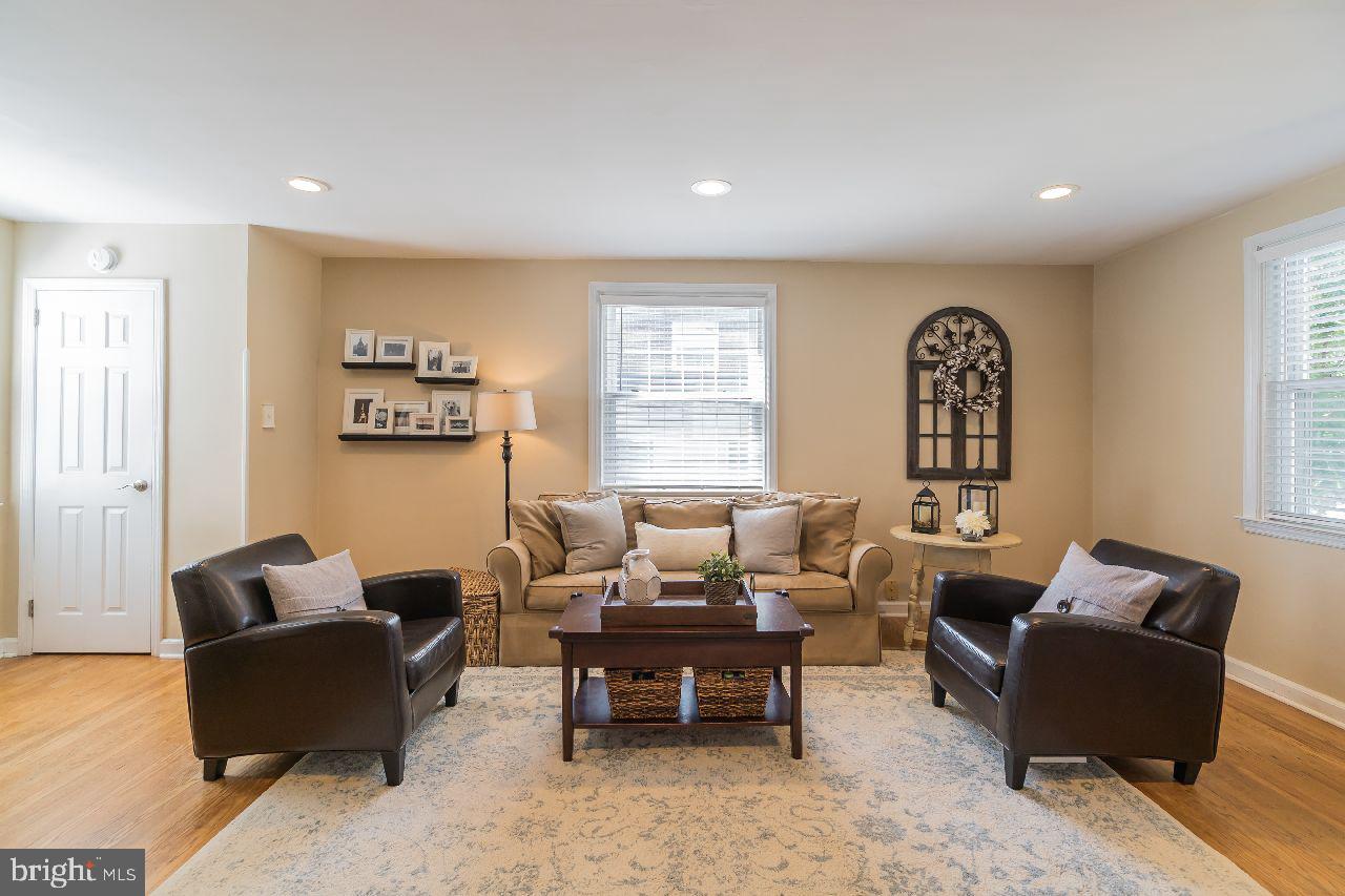 13 Raymond Road Broomall, PA 19008 - Photo 6 of 31 Great Options For Your Furniture Layout