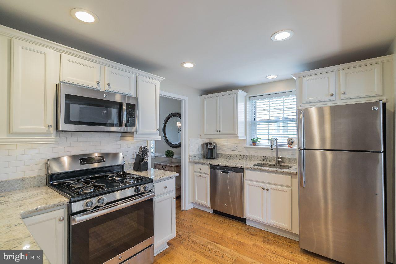 13 Raymond Road Broomall, PA 19008 - Photo 10 of 31 Updated Pleasing Kitchen with Gas Cooking Stove