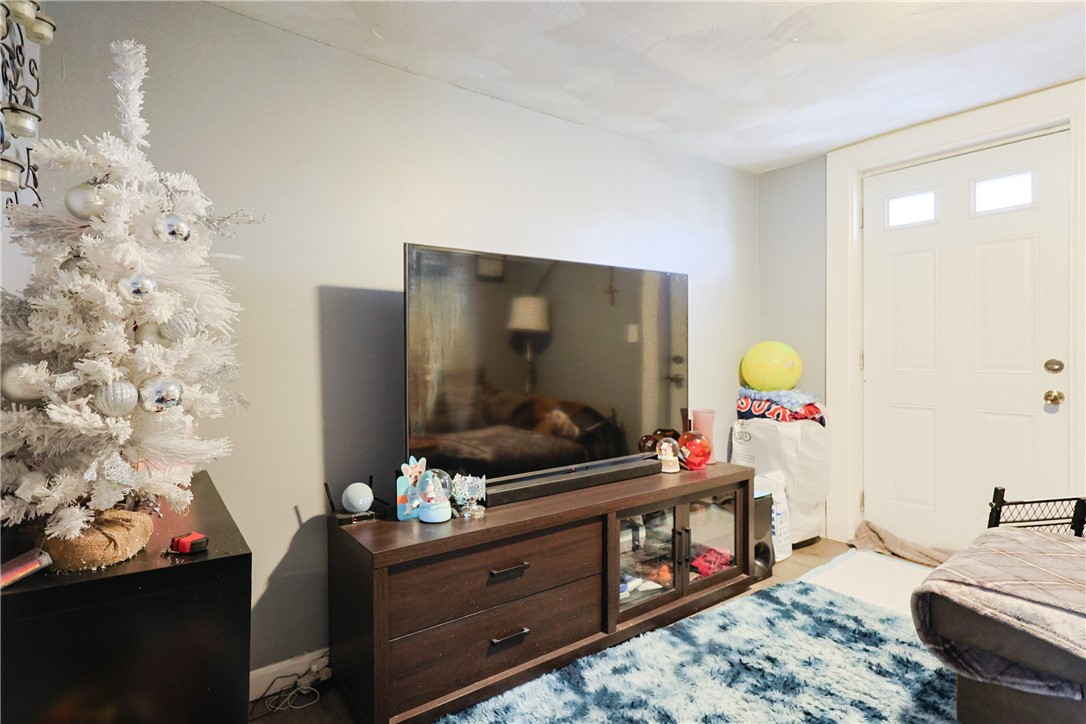 620 Union Avenue Providence, RI 02909 - Photo 9 of 28