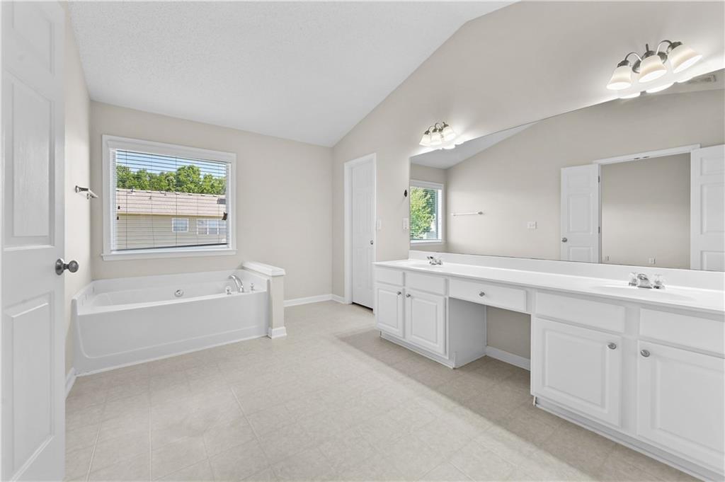 9005 Ruel Lane Suwanee, GA 30024 - Photo 24 of 38