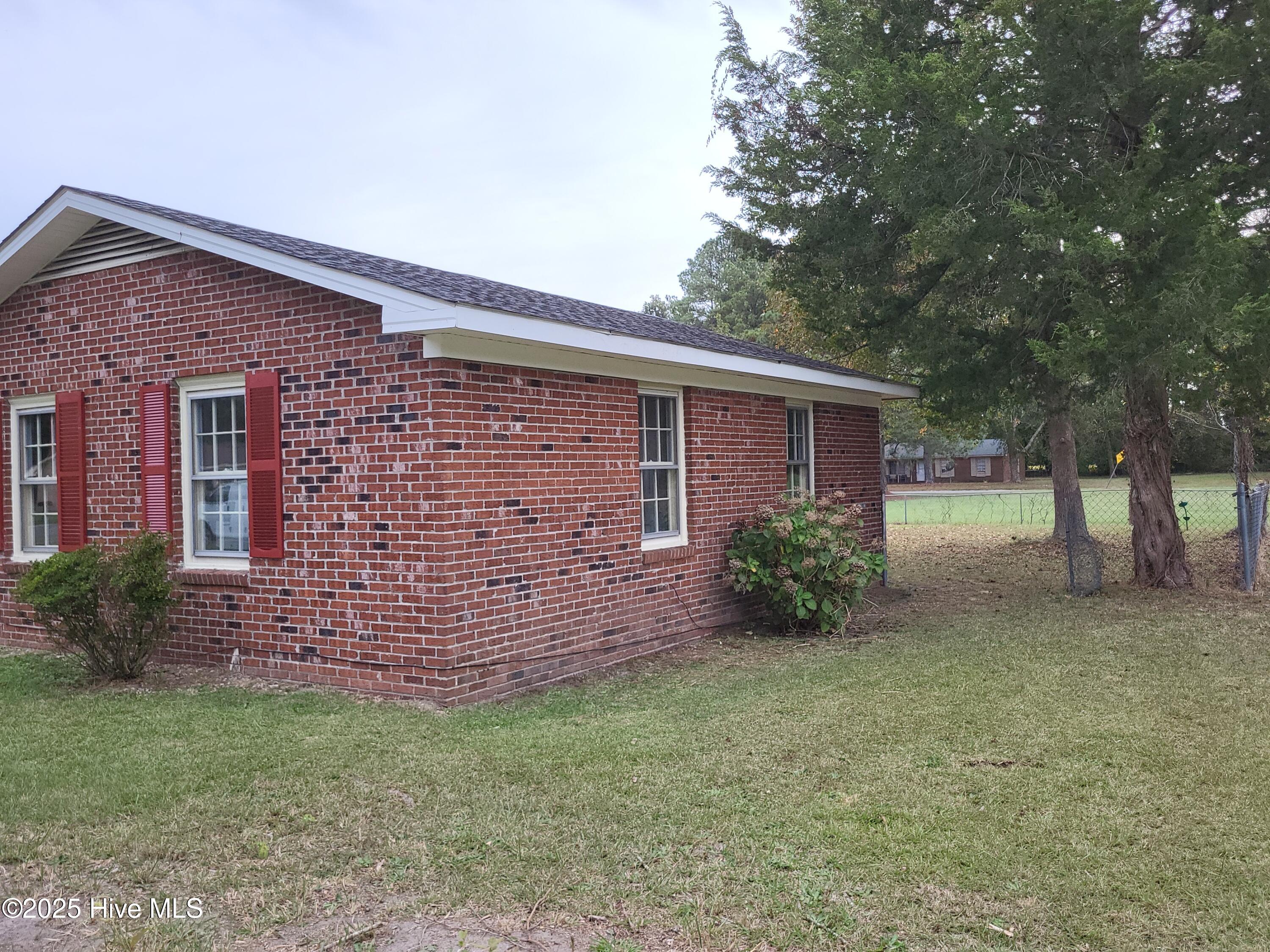 1304 Manchester Road Kinston, NC 28504 - Photo 2 of 27 01