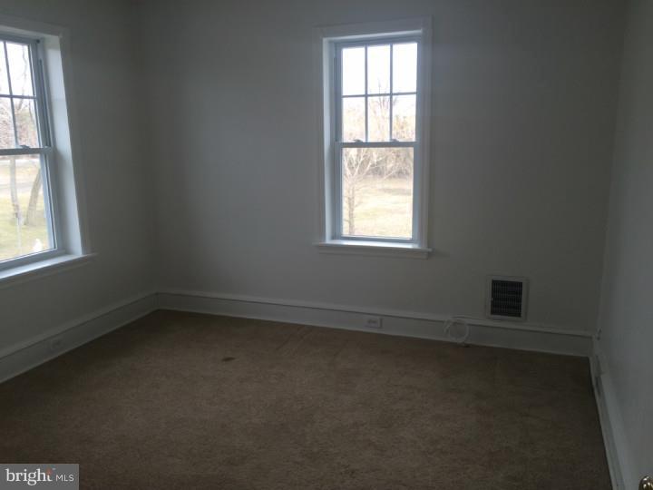 175 Tansboro Road Berlin, NJ 08009 - Photo 8 of 12 Gallery Image 8