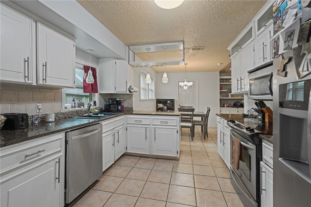 7218 Diamond Ridge Drive Corpus Christi, TX 78413 - Photo 8 of 19