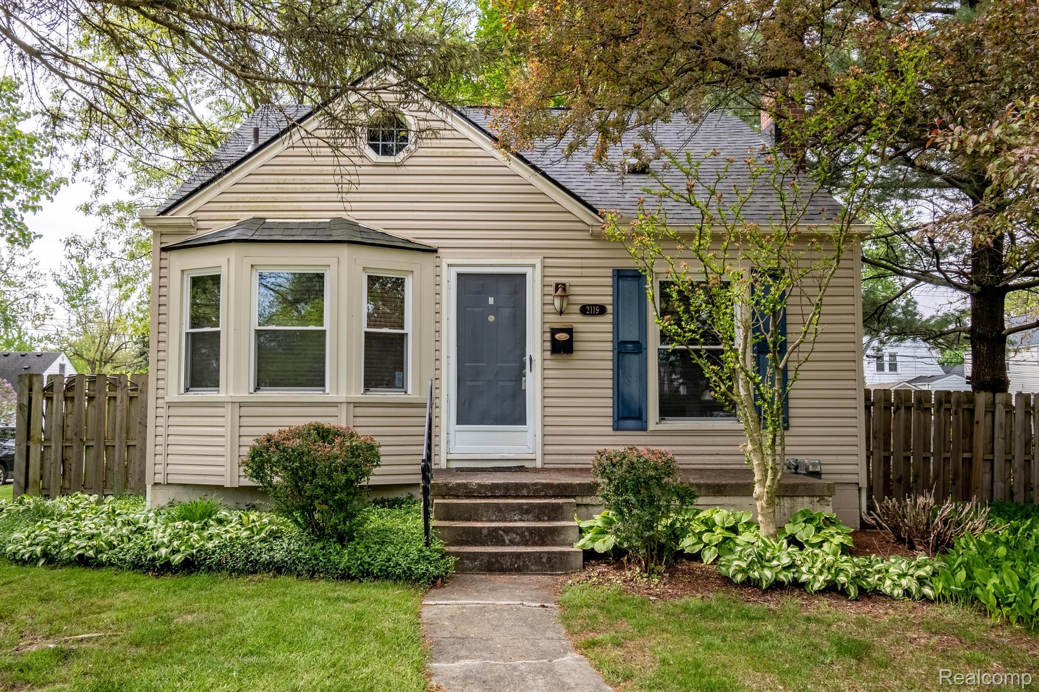 2119 Columbia Road Berkley, MI 48072 - Photo 1 of 39 Gallery Image 1