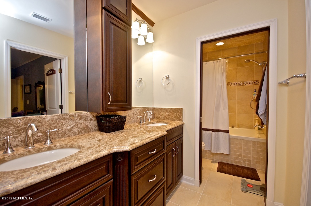 1546 Pershing Road Jacksonville, FL 32205 - Photo 14 of 23 Owners Bath