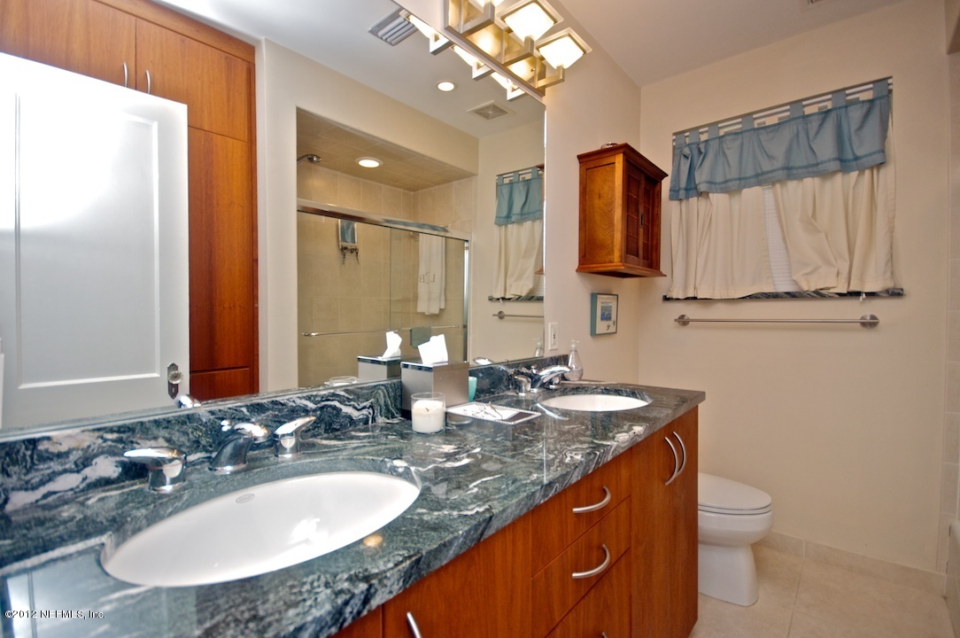 1546 Pershing Road Jacksonville, FL 32205 - Photo 17 of 23 Bathroom 2