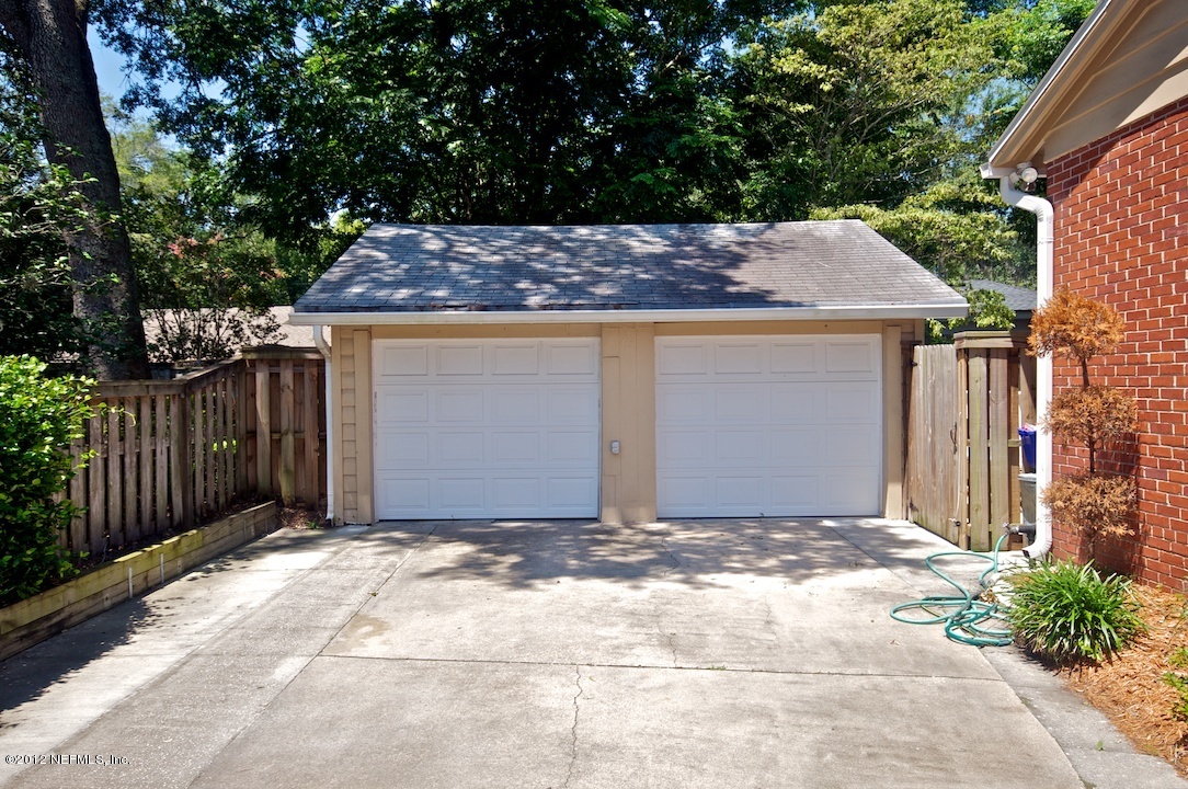 1546 Pershing Road Jacksonville, FL 32205 - Photo 23 of 23 Garage