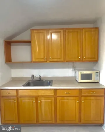 $1,300 | 1128 Howard Avenue, Unit B, Bellmawr, NJ 08031