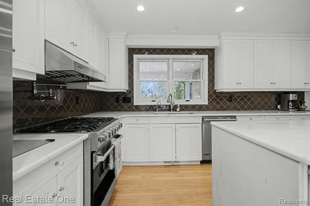 5840 Inkster Road West Bloomfield, MI 48323 - Photo 20 of 47