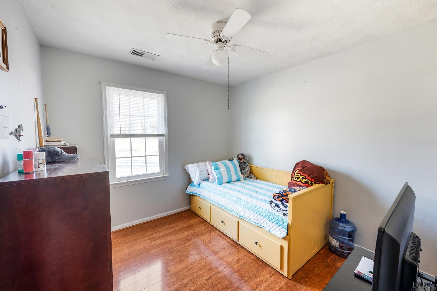 2550 Town Fork Road Evington, VA 24550 - Photo 16 of 42 a living room with furniture