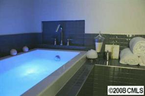 420 Queens Road, Unit 2 Charlotte, NC 28207 - Photo 6 of 8 Gallery Image 6