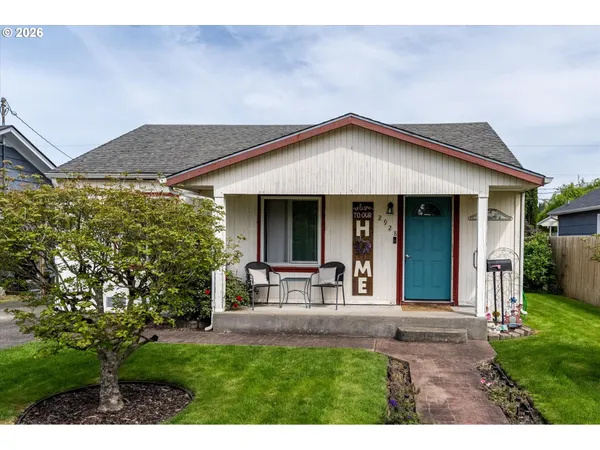 $320,000 | 2928 Dover Street, Longview, WA 98632