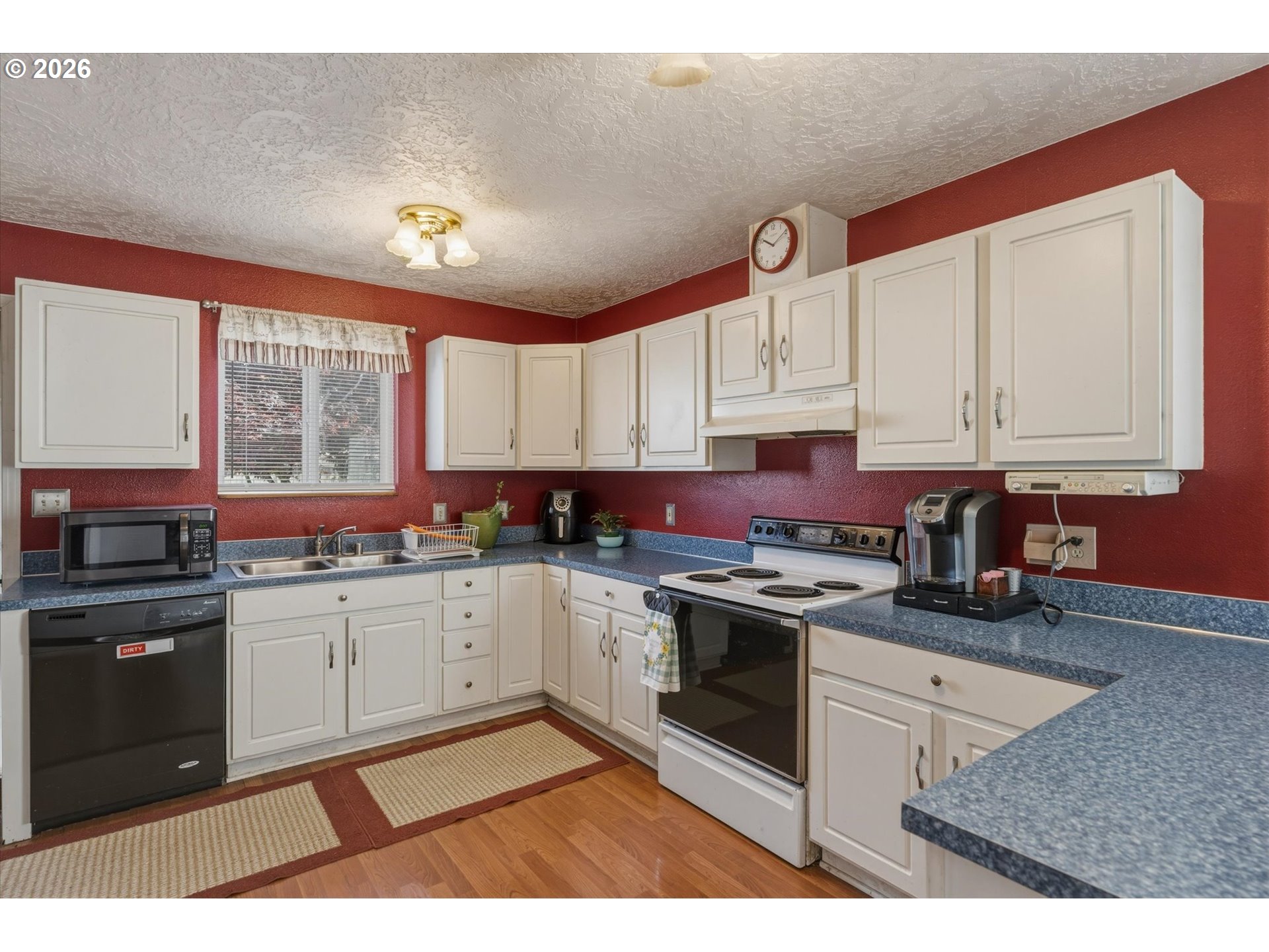 2928 Dover Street Longview, WA 98632 - Photo 12 of 40 Kitchen