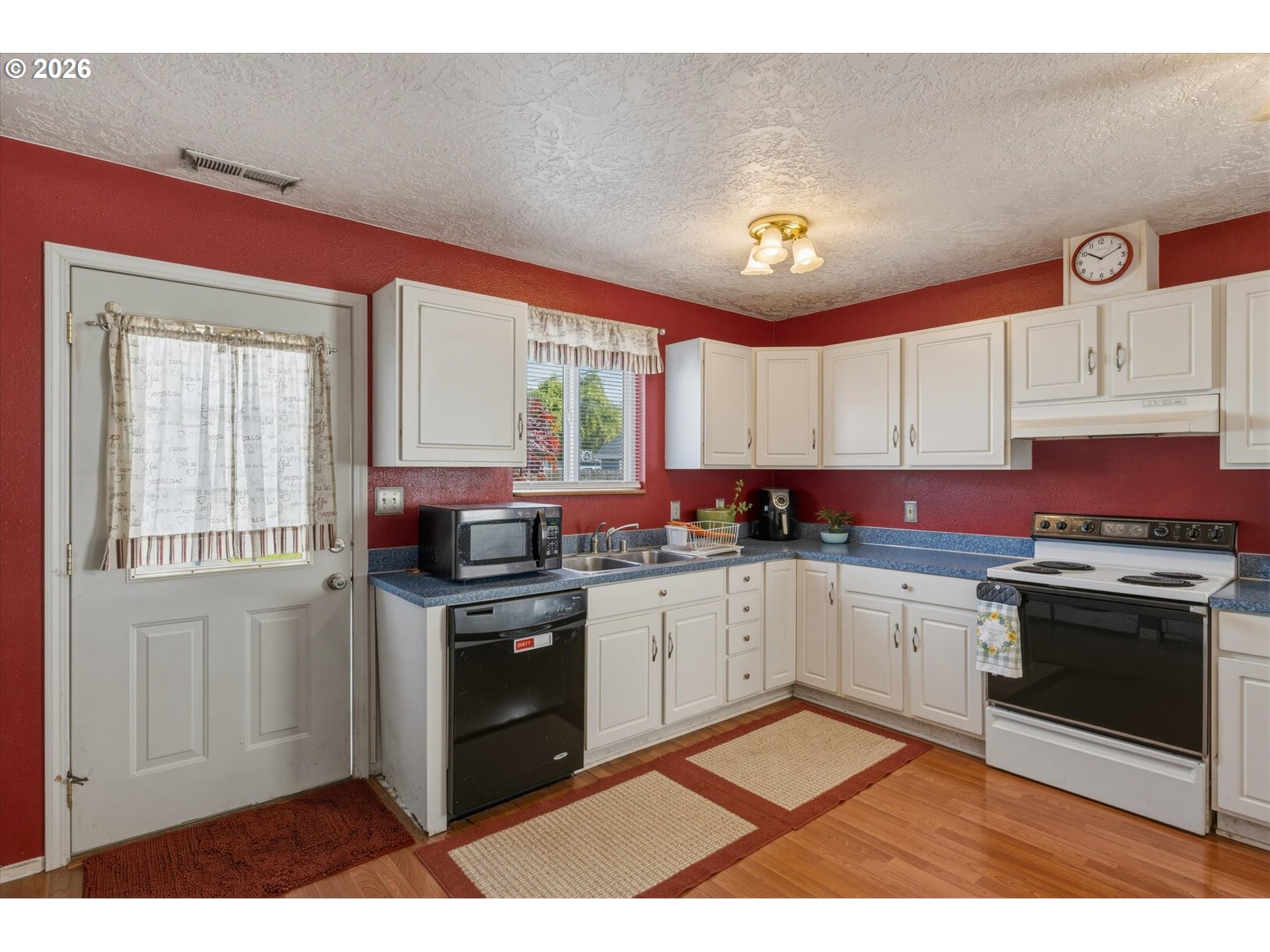 2928 Dover Street Longview, WA 98632 - Photo 14 of 40 Kitchen
