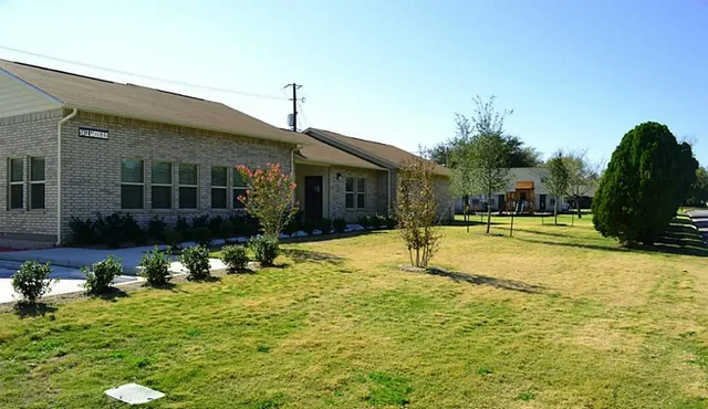 $605 | 514 Southeast Gardens Boulevard, Burleson, TX 76028