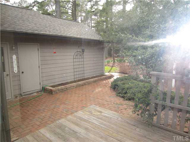 846 Inglenook Road Durham, NC 27707 - Photo 7 of 15 View of the side yard and Deck