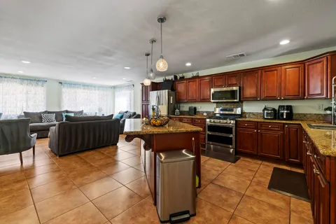 $1,075,000 | 7858 Sherry Lane, Jurupa Valley, CA 92509