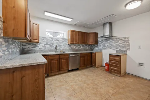 $1,075,000 | 7858 Sherry Lane, Jurupa Valley, CA 92509