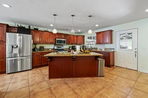 $1,075,000 | 7858 Sherry Lane, Jurupa Valley, CA 92509