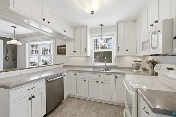 $467,000 | 2201 Vermilion Road, Duluth, MN 55803