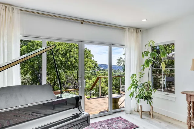 $1,550,000 | 2419 Trail Of The Madrones, Austin, TX 78746