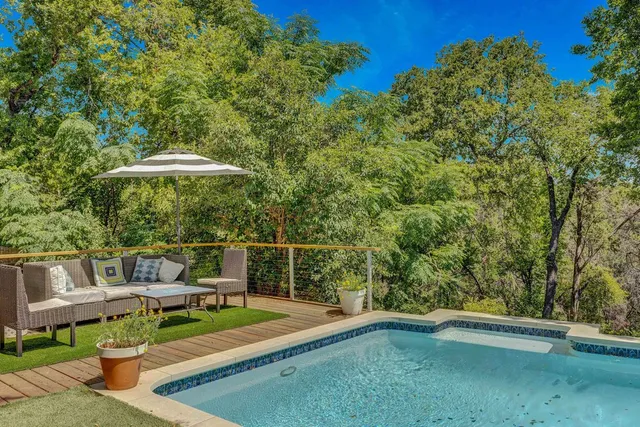 $1,550,000 | 2419 Trail Of The Madrones, Austin, TX 78746