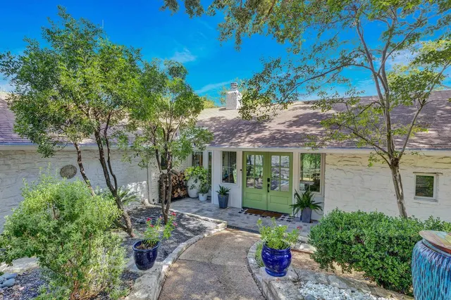 $1,550,000 | 2419 Trail Of The Madrones, Austin, TX 78746