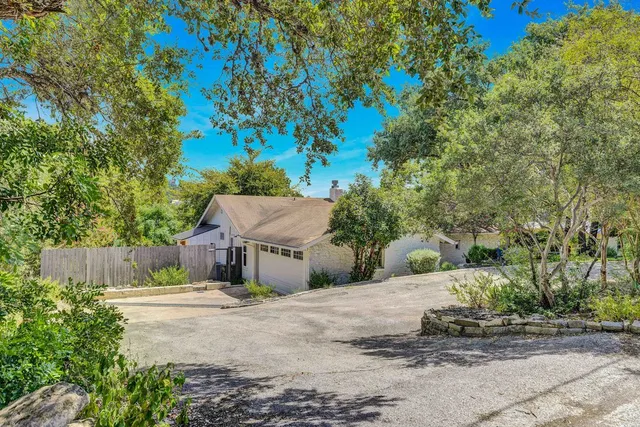 $1,550,000 | 2419 Trail Of The Madrones, Austin, TX 78746