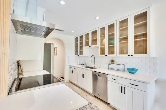 $1,550,000 | 2419 Trail Of The Madrones, Austin, TX 78746