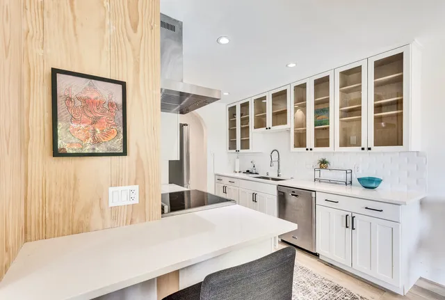 $1,550,000 | 2419 Trail Of The Madrones, Austin, TX 78746