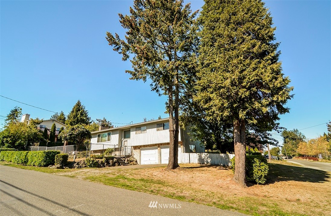 4914 South Roxbury Street Seattle, WA 98118 - Photo 2 of 18