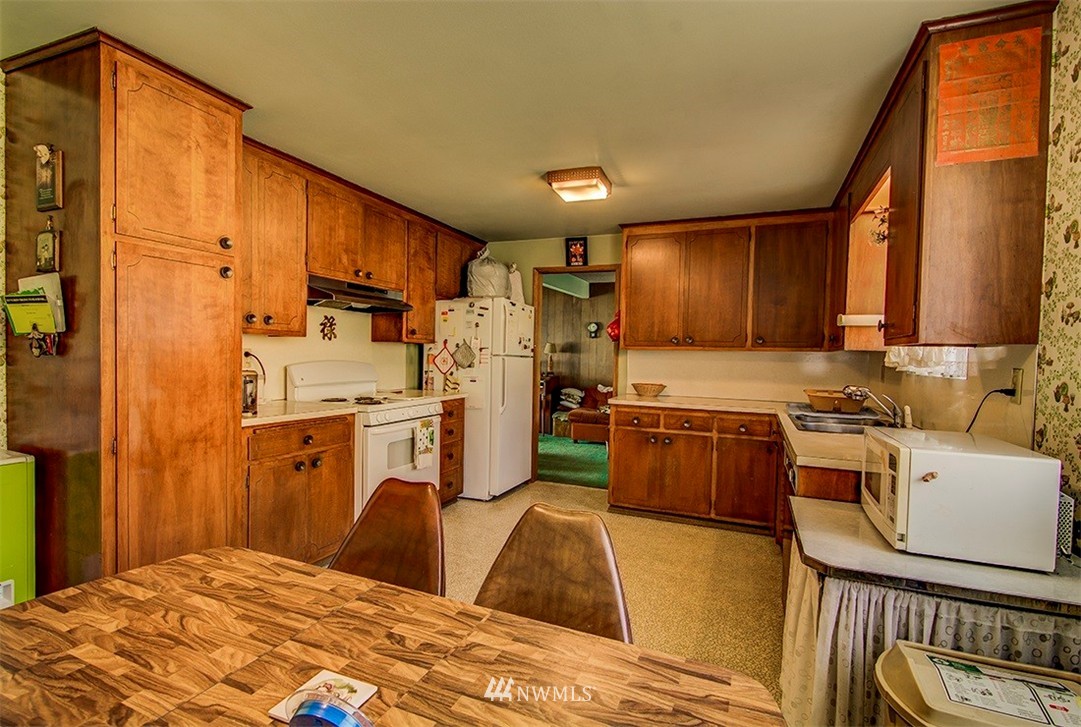 4914 South Roxbury Street Seattle, WA 98118 - Photo 5 of 18