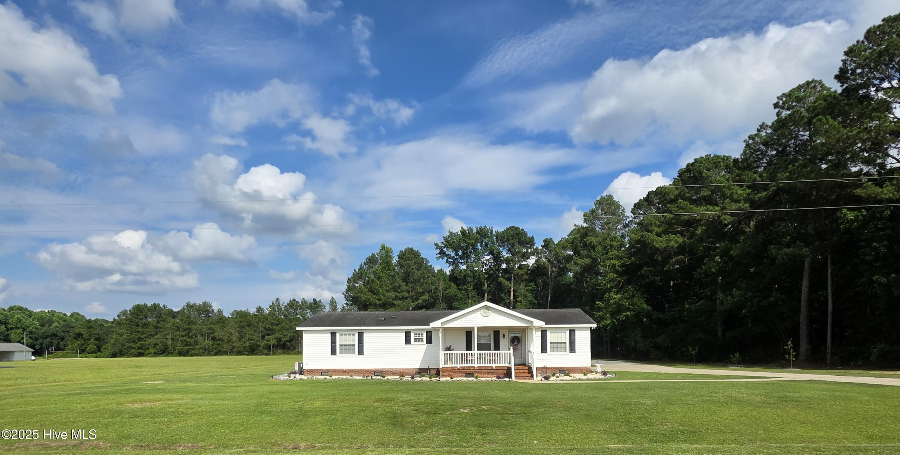 2201 Odom Road Clinton, NC 28328 - Photo 2 of 42 20250710_170715