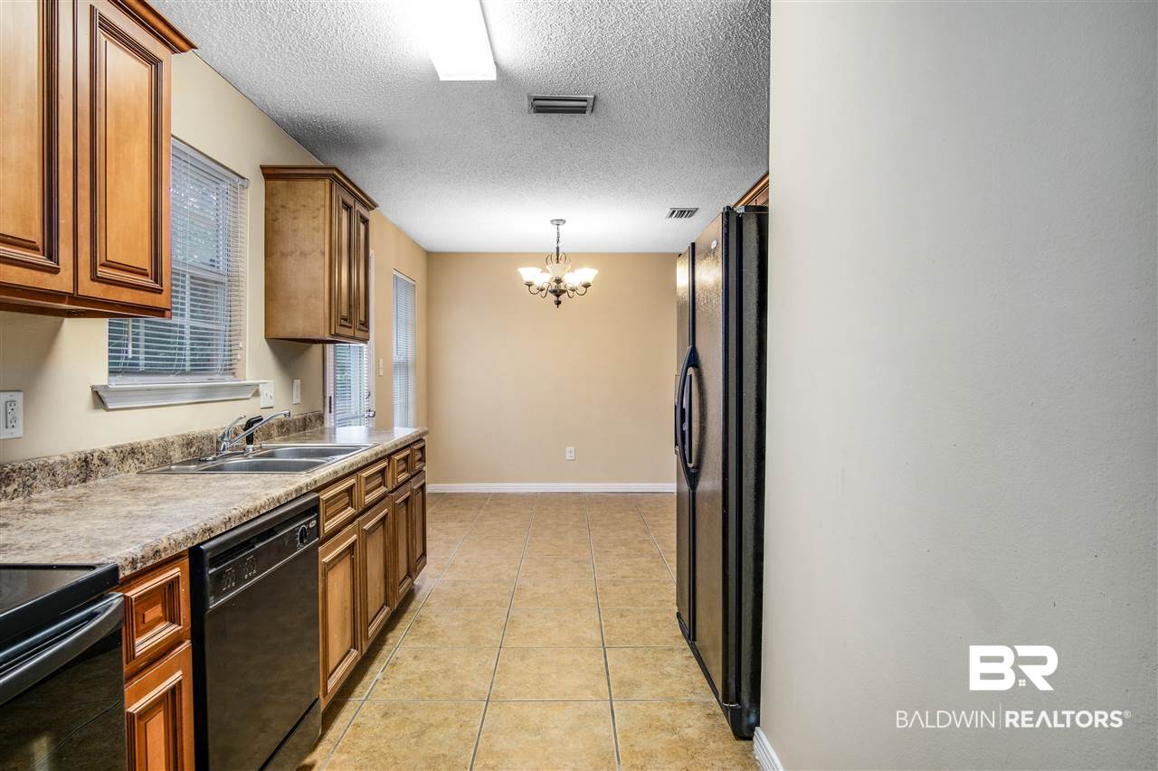 5391 South Forestridge Road Mobile, AL 36618 - Photo 11 of 22