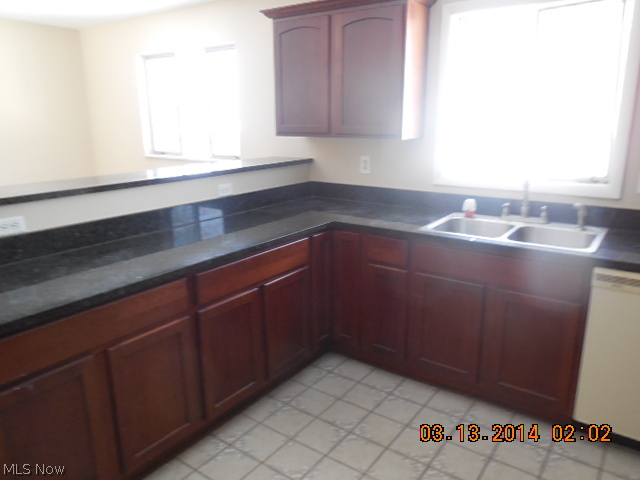 8903 Murray Road Cleveland, OH 44125 - Photo 7 of 10