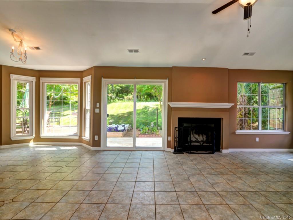 11325 Clayford Ridge Charlotte, NC 28215 - Photo 4 of 24