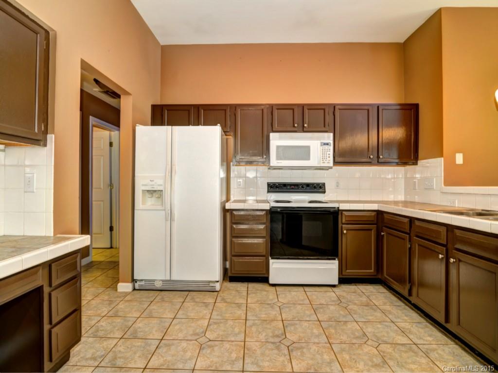 11325 Clayford Ridge Charlotte, NC 28215 - Photo 9 of 24