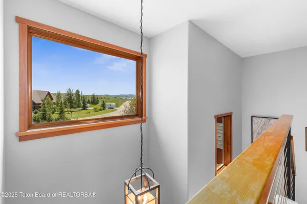 $1,199,000 | 92 Ashley Drive, Alpine, WY 83128
