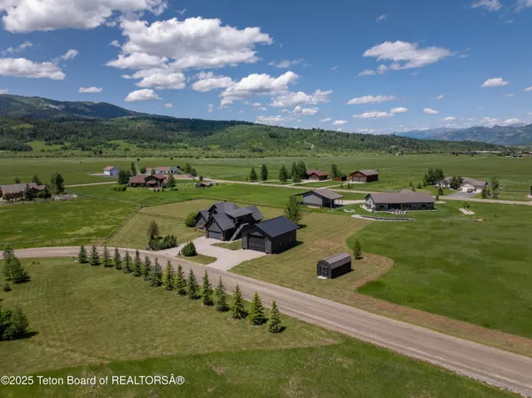 $1,199,000 | 92 Ashley Drive, Alpine, WY 83128