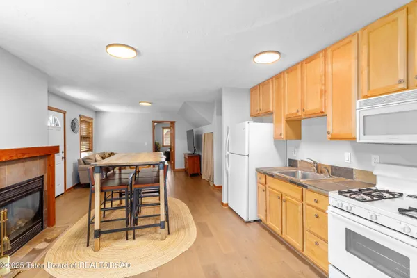$1,199,000 | 92 Ashley Drive, Alpine, WY 83128