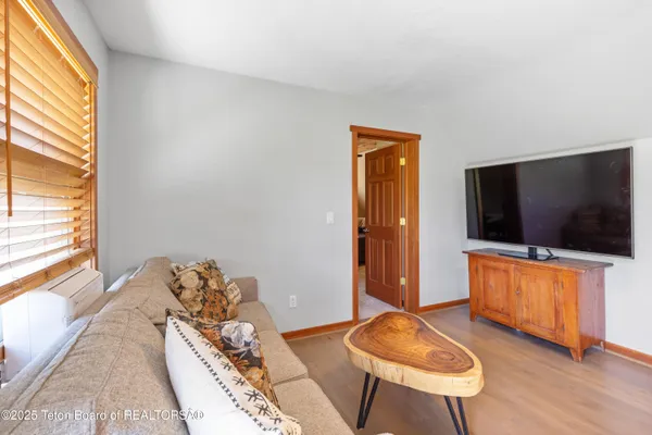$1,199,000 | 92 Ashley Drive, Alpine, WY 83128