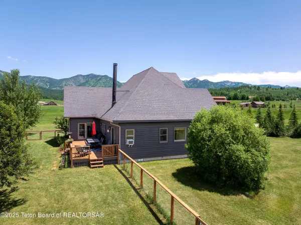 $1,199,000 | 92 Ashley Drive, Alpine, WY 83128