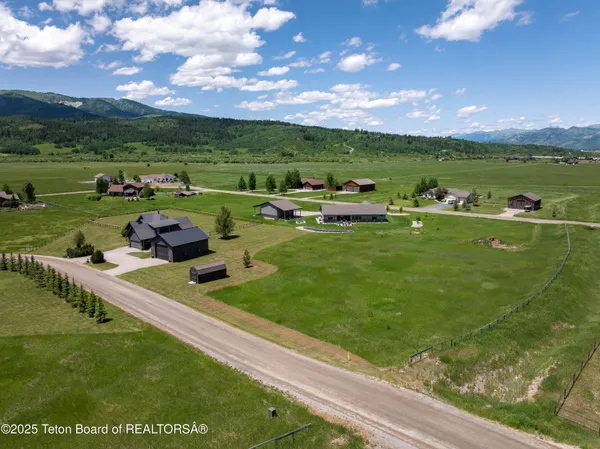 $1,199,000 | 92 Ashley Drive, Alpine, WY 83128