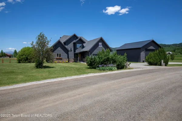 $1,199,000 | 92 Ashley Drive, Alpine, WY 83128