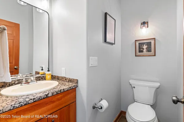 $1,199,000 | 92 Ashley Drive, Alpine, WY 83128