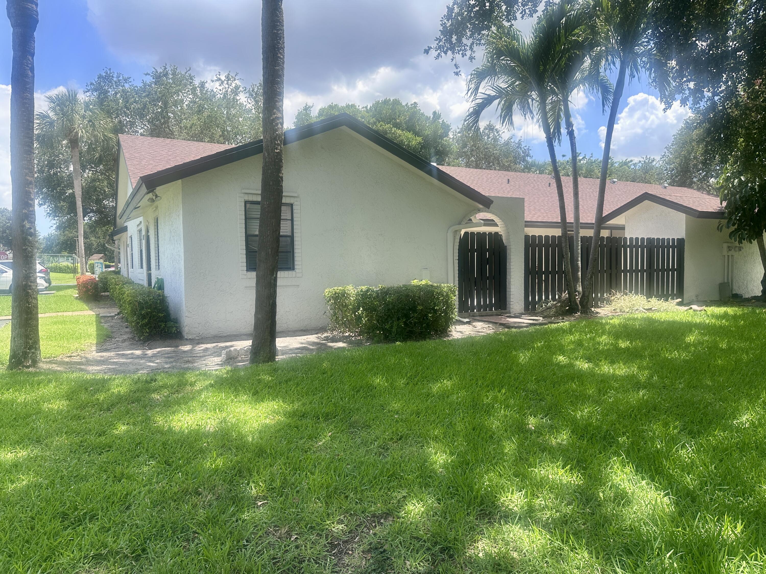 23343 Southwest 54th Way, Unit A Boca Raton, FL 33433 - Photo 2 of 19 IMG_4133